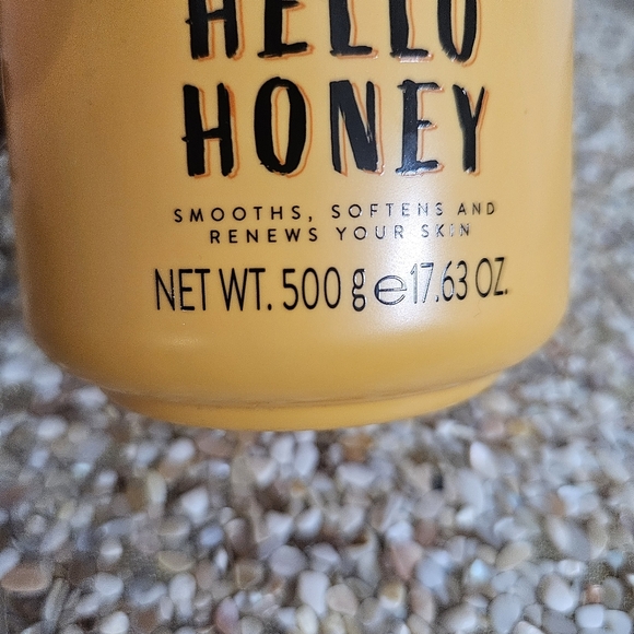 Hello Honey Honey Body Scrub NEW 17.63 Oz Jar. Smoothes Softens and renews skin - Picture 7 of 7